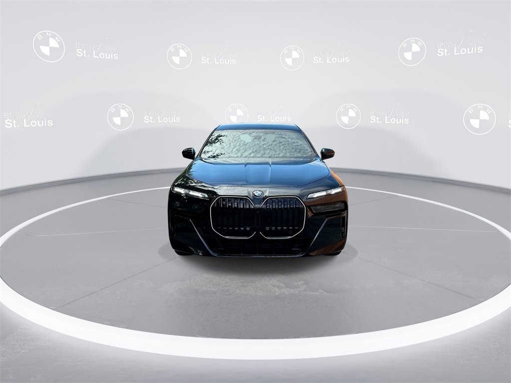 New 2026 BMW 740i xDrive image 3