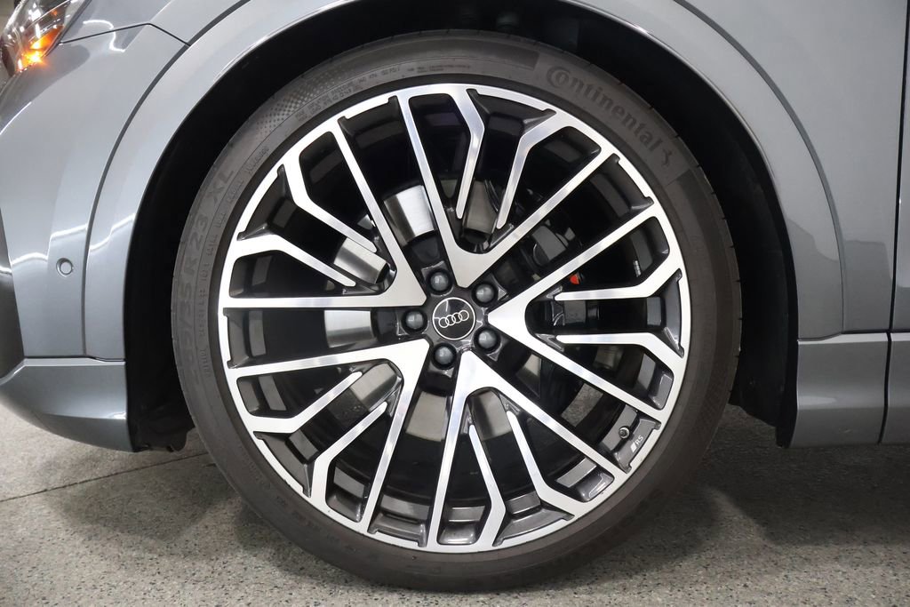 Used 2025 Audi SQ8 Prestige w/ Prestige Package image 5
