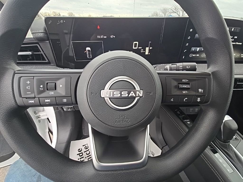 Used 2025 Nissan Kicks SV image 16