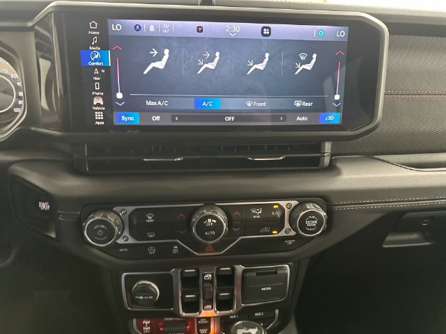 Used 2025 Jeep Wrangler Unlimited Rubicon w/ Technology Group AWD/4WD image 19