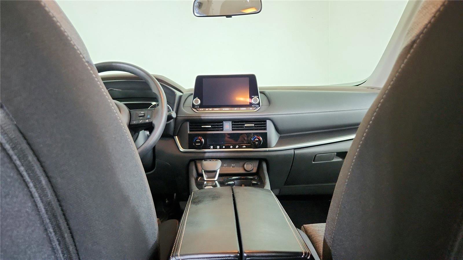 Used 2023 Nissan Rogue SV FWD image 13