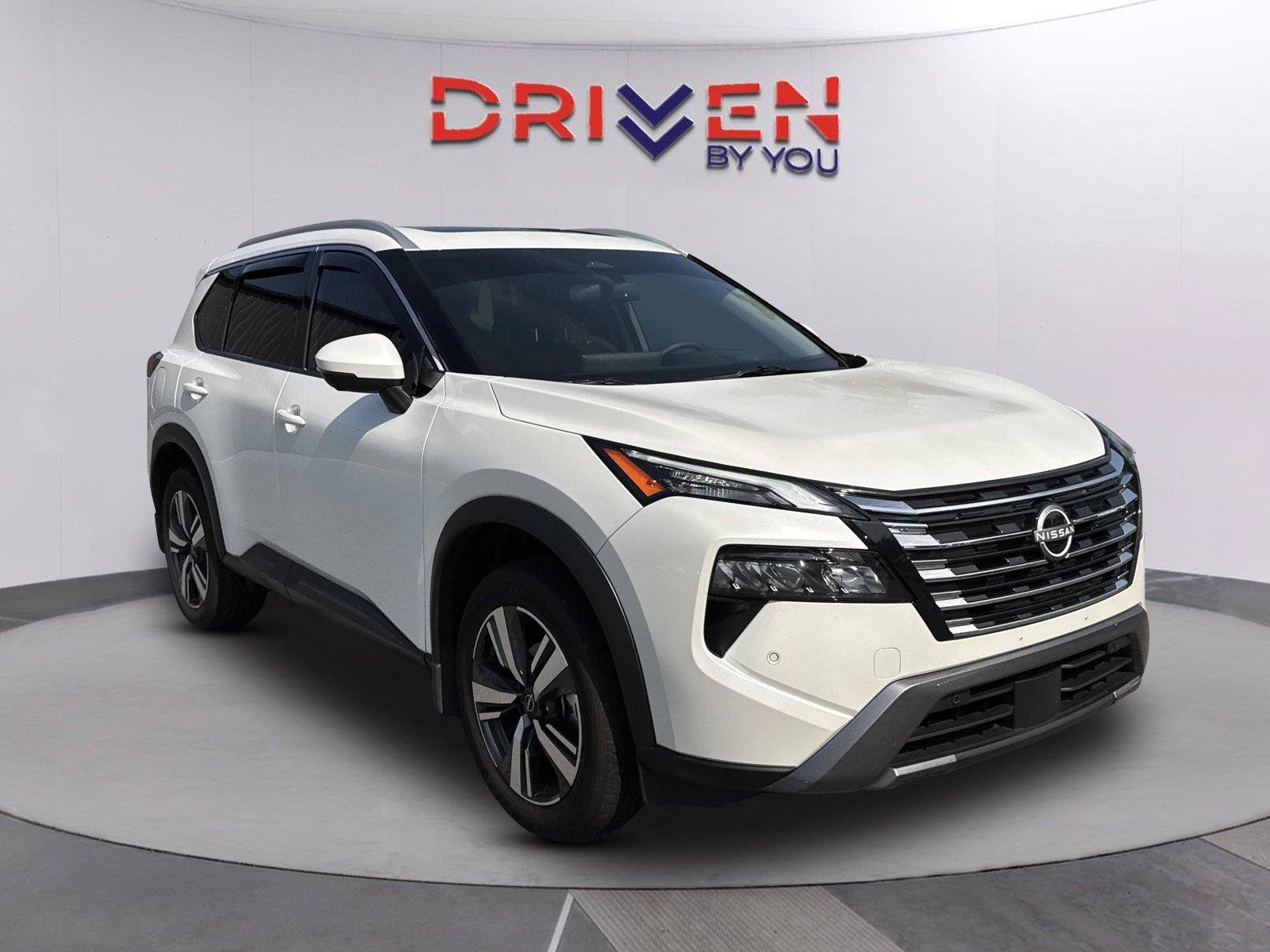 Used 2025 Nissan Rogue SL w/ SL Premium Package FWD image 32