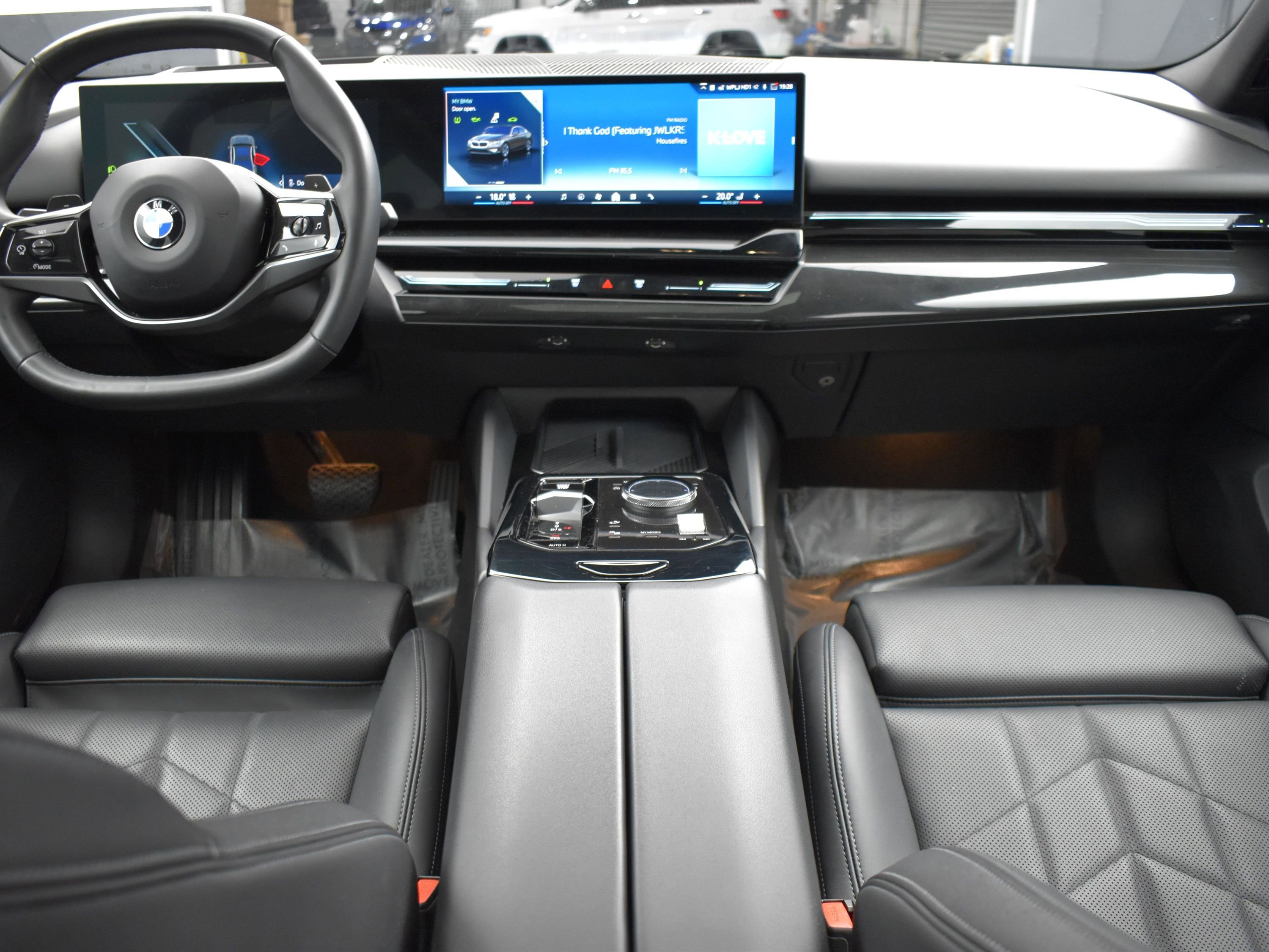 Used 2024 BMW 530i xDrive image 18