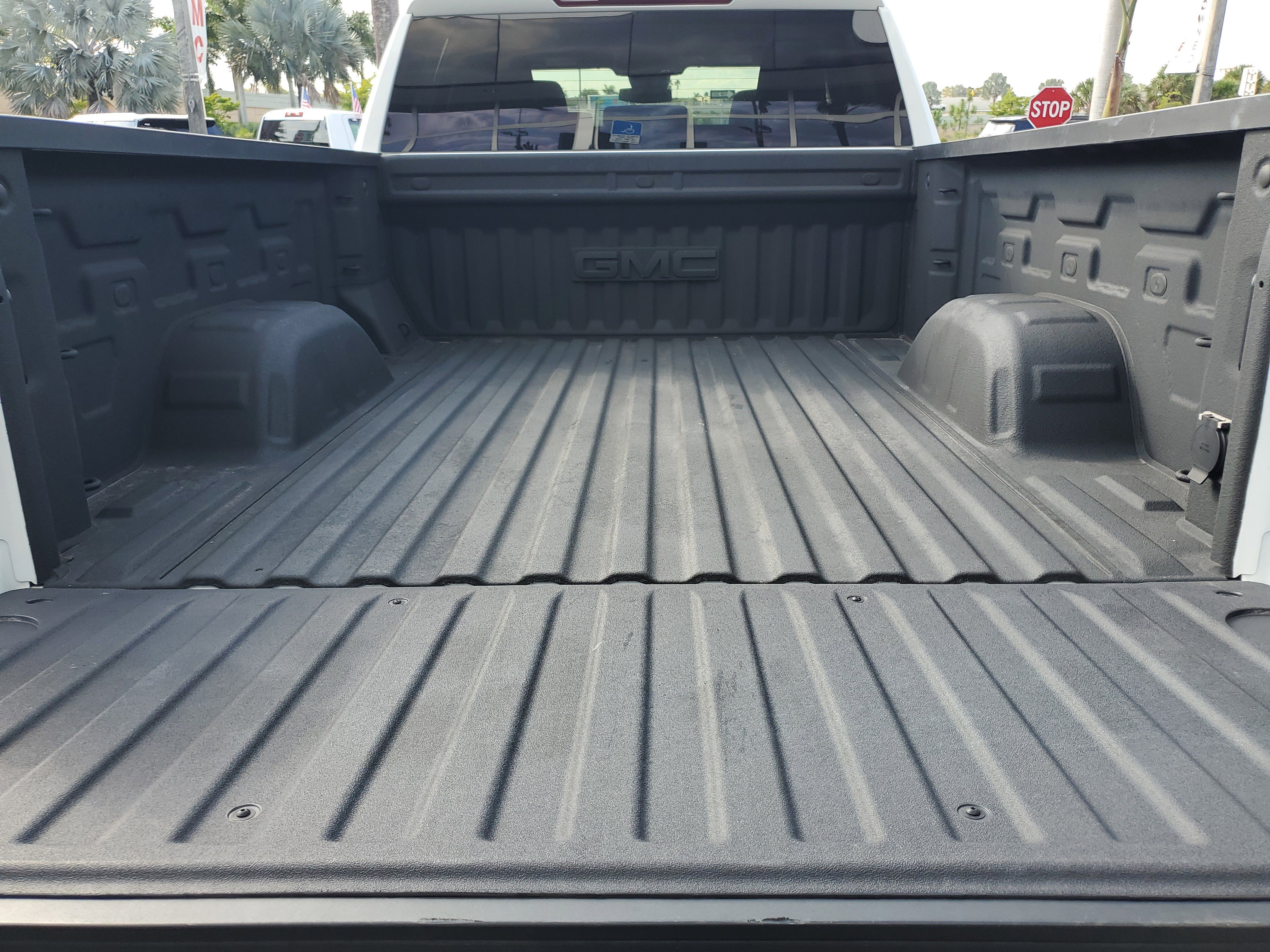 Used 2023 GMC Sierra 1500 SLE image 30