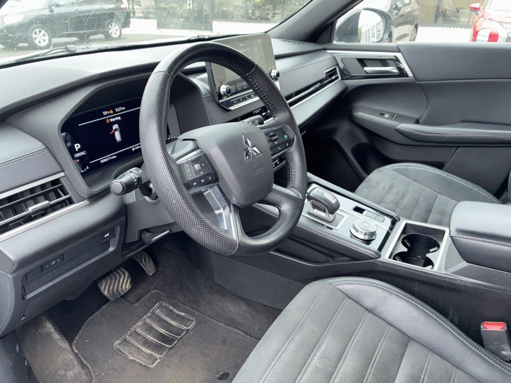Used 2023 Mitsubishi Outlander SE FWD image 8