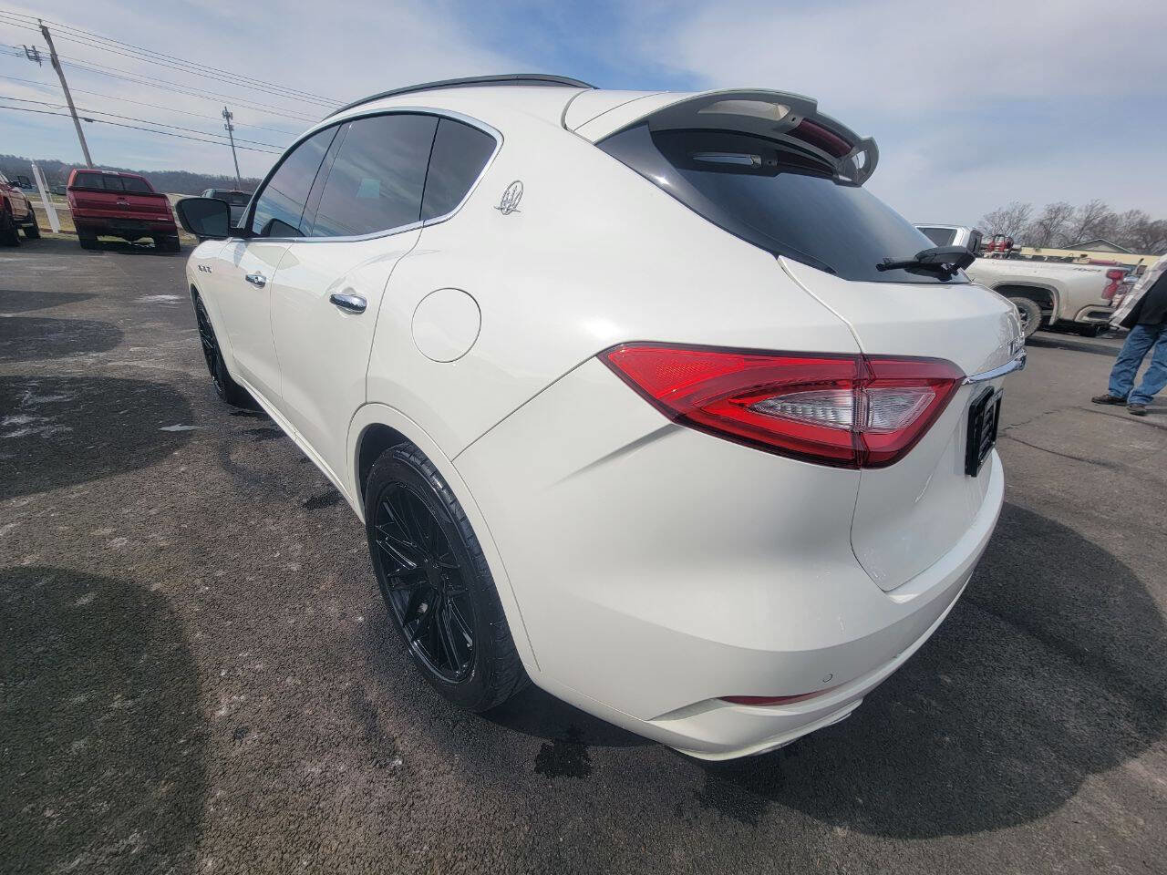 Used 2017 Maserati Levante S image 7