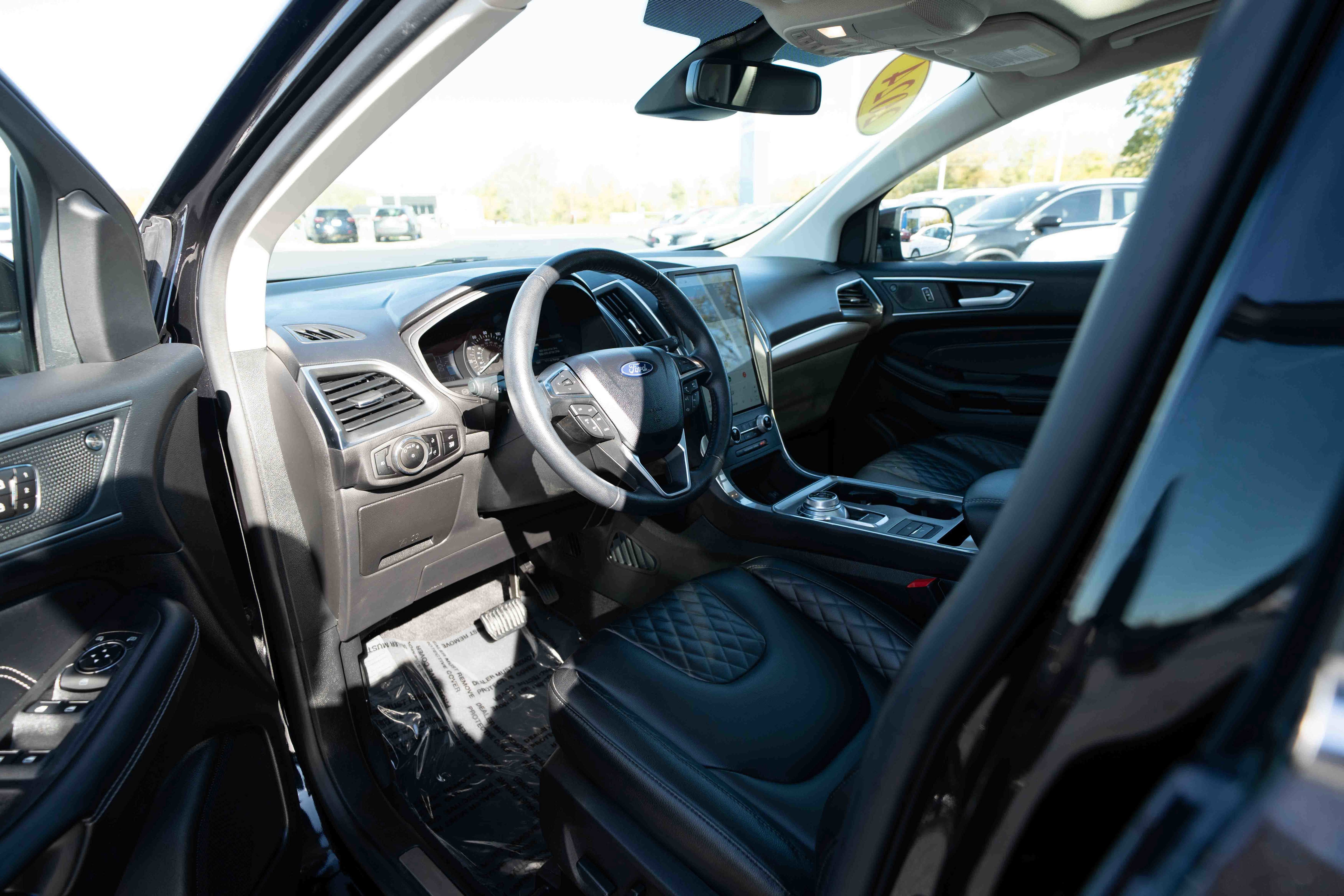 Used 2024 Ford Edge Titanium image 8