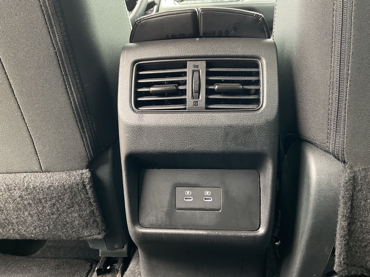Used 2025 Nissan Rogue SV FWD image 10