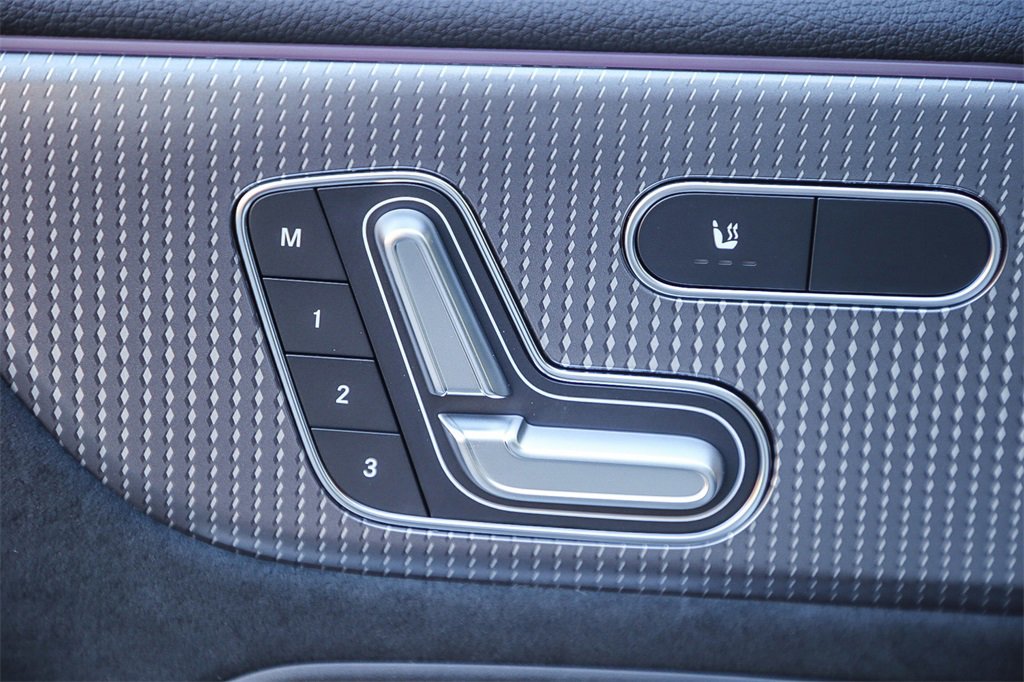 Used 2023 Mercedes-Benz EQB 350 4MATIC SUV image 25