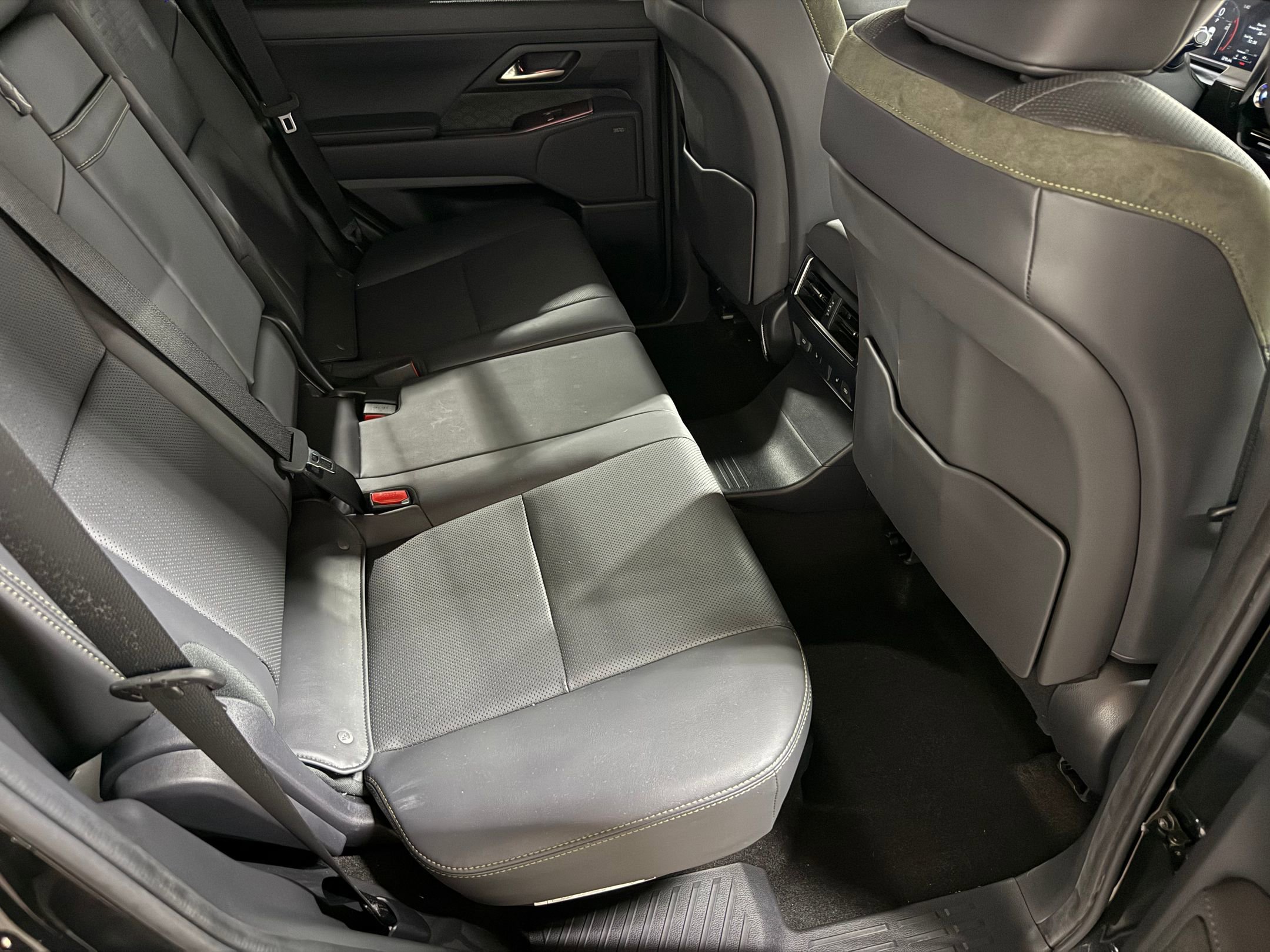 Used 2024 Lexus GX 550 image 44