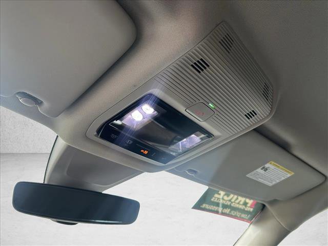 Used 2025 Volkswagen Atlas SE image 21