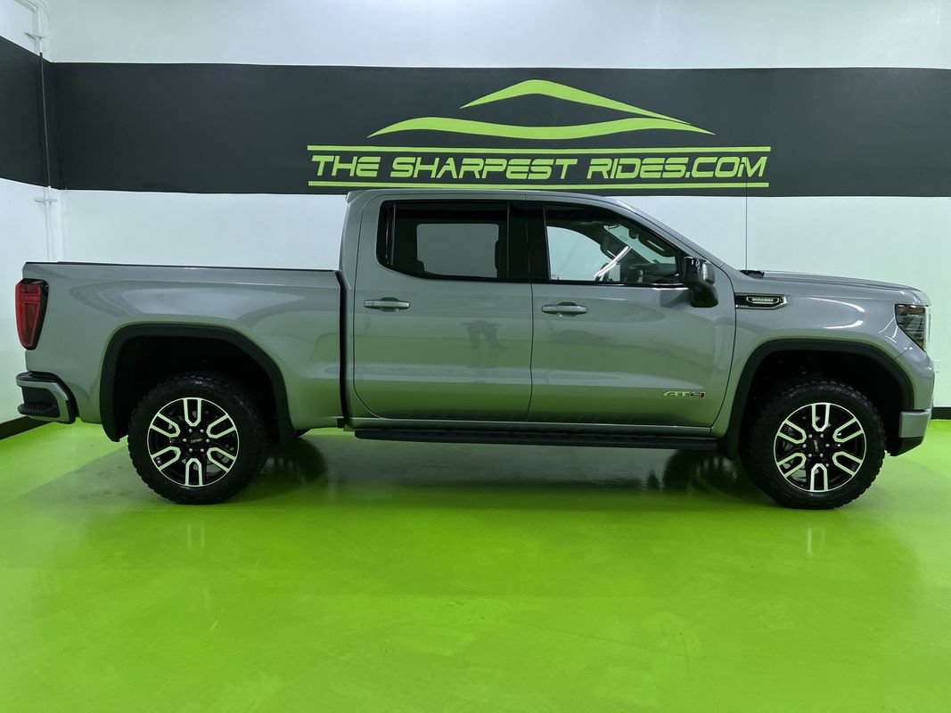 Used 2025 GMC Sierra 1500 AT4 w/ AT4 Premium Package AWD/4WD image 11
