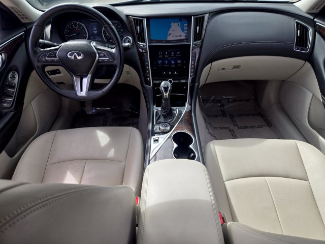 Used 2018 INFINITI Q50 Luxe w/ Essential Package (3.0T Luxe) AWD/4WD image 12