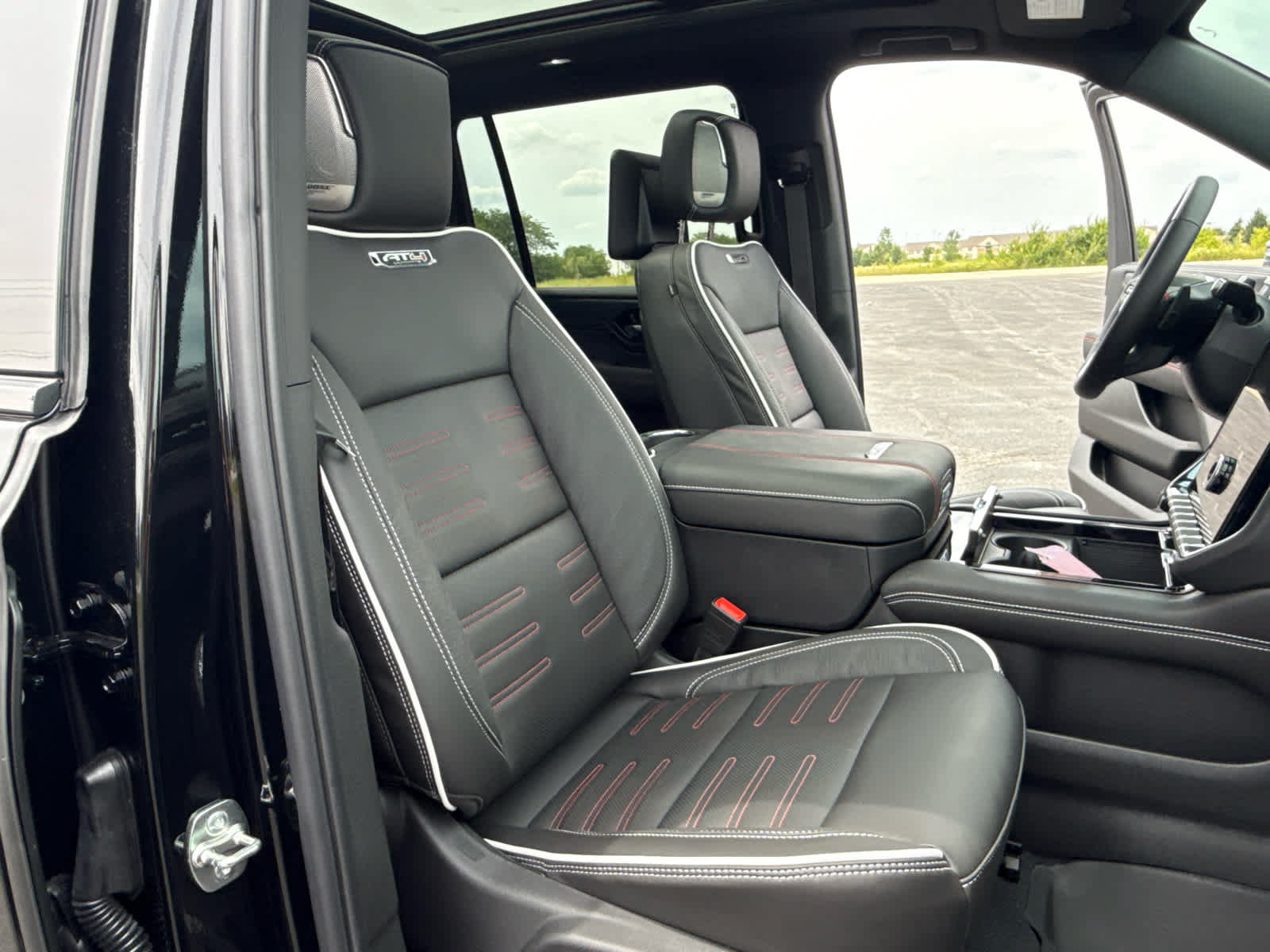 New 2026 GMC Yukon XL AT4 Ultimate w/ LPO, Floor Liner Package AWD/4WD image 30