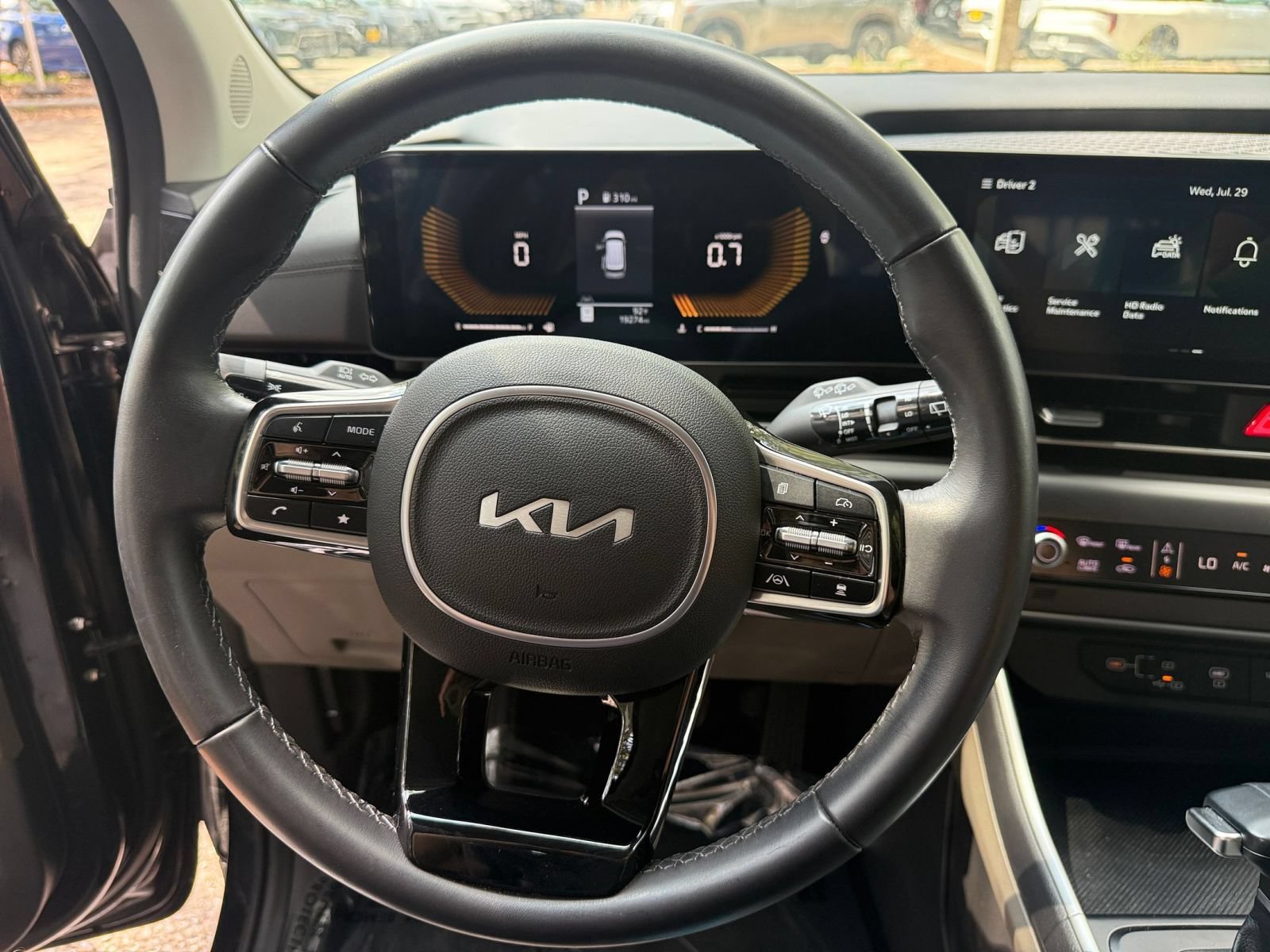 Used 2026 Kia Carnival FWD image 27