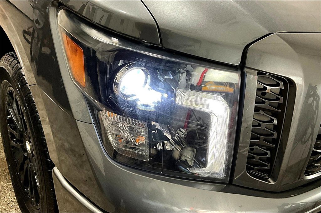Used 2018 Nissan Titan PRO-4X image 31