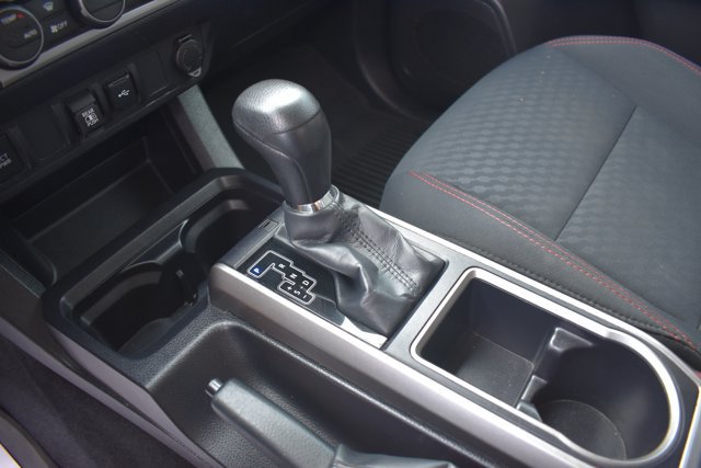 Used 2022 Toyota Tacoma SR5 AWD/4WD image 28
