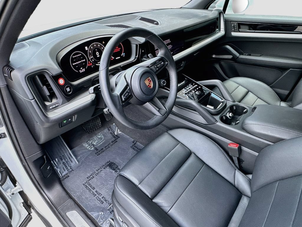 Certified 2026 Porsche Cayenne AWD/4WD image 4