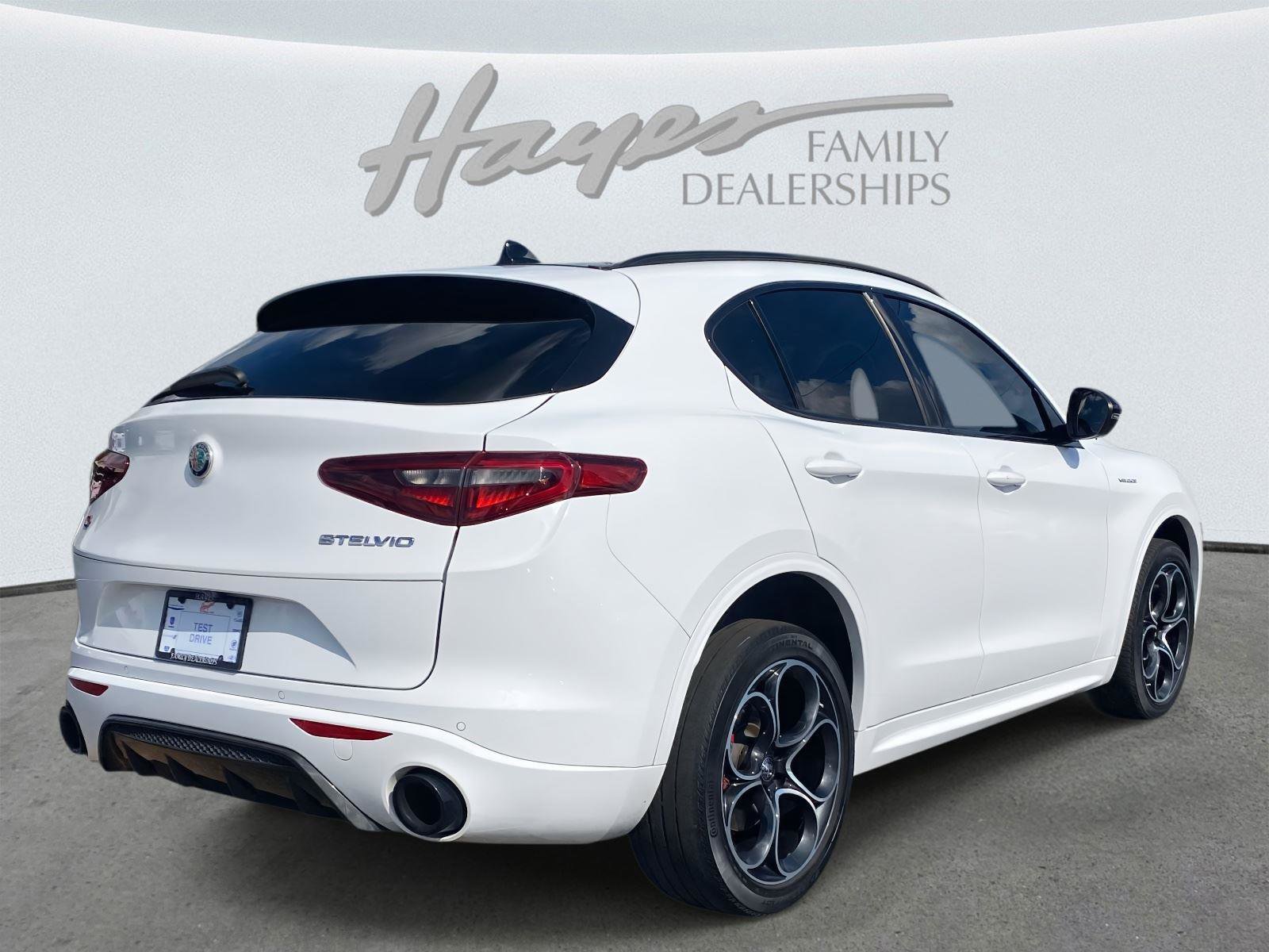 Used 2022 Alfa Romeo Stelvio Veloce image 43
