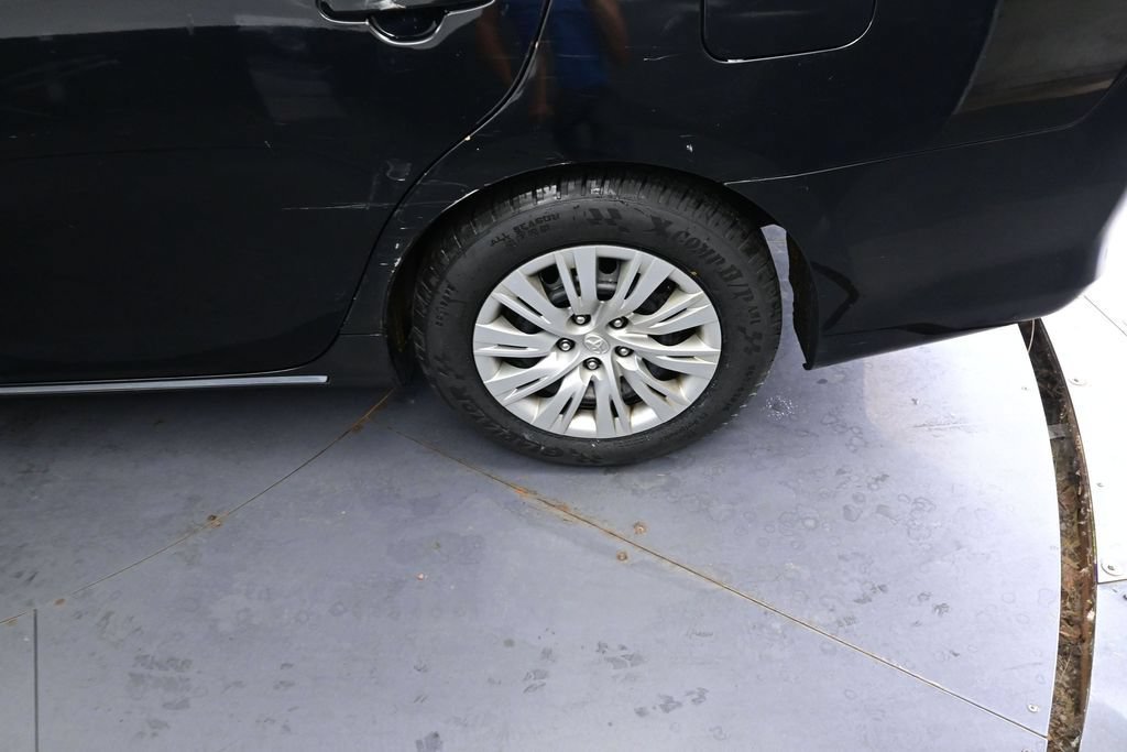 Used 2014 Toyota Camry LE FWD image 14