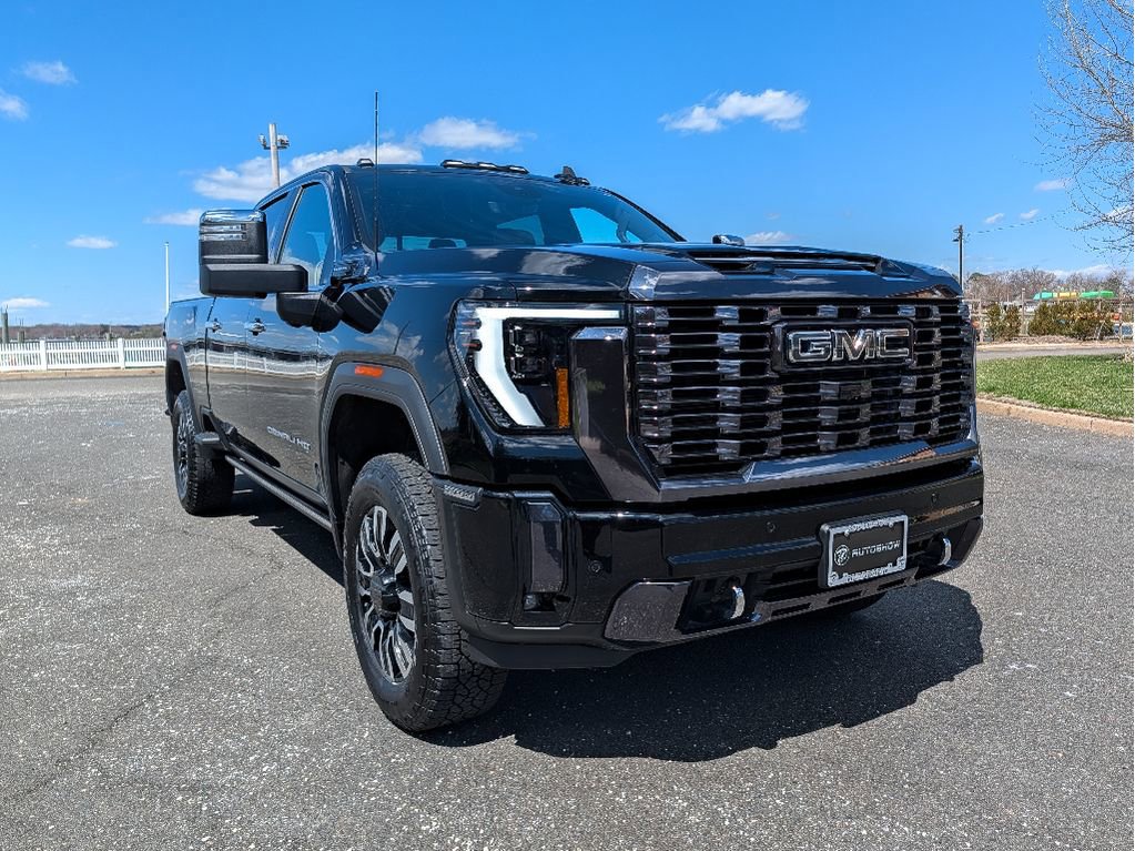Used 2024 GMC Sierra 2500 Denali Ultimate w/ Max Trailering Package image 3