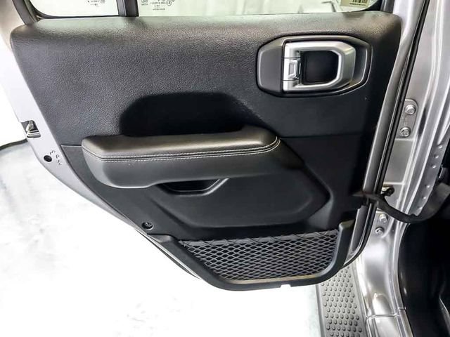 Used 2019 Jeep Wrangler Unlimited Sahara AWD/4WD image 27