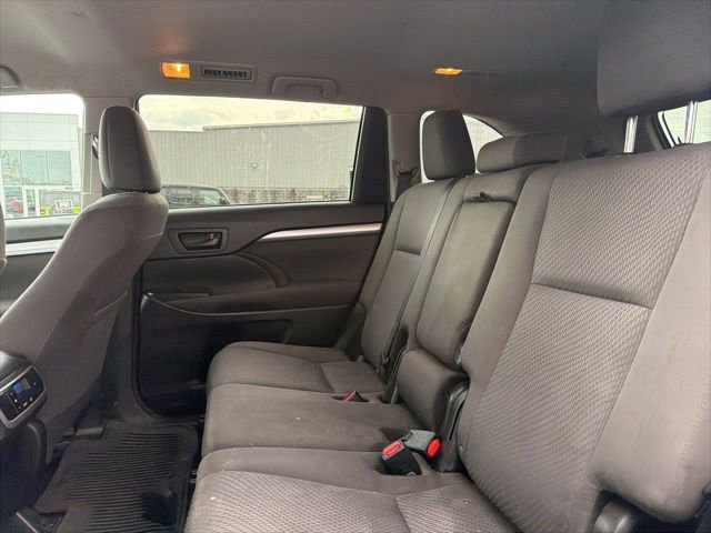 Used 2016 Toyota Highlander LE image 14