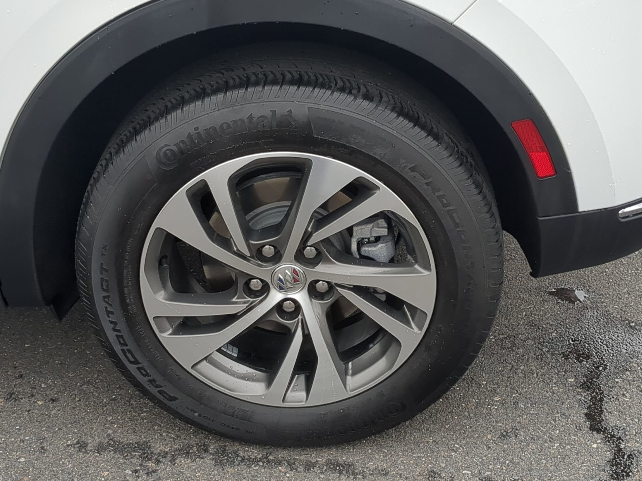 Certified 2023 Buick Envision Essence AWD/4WD image 32