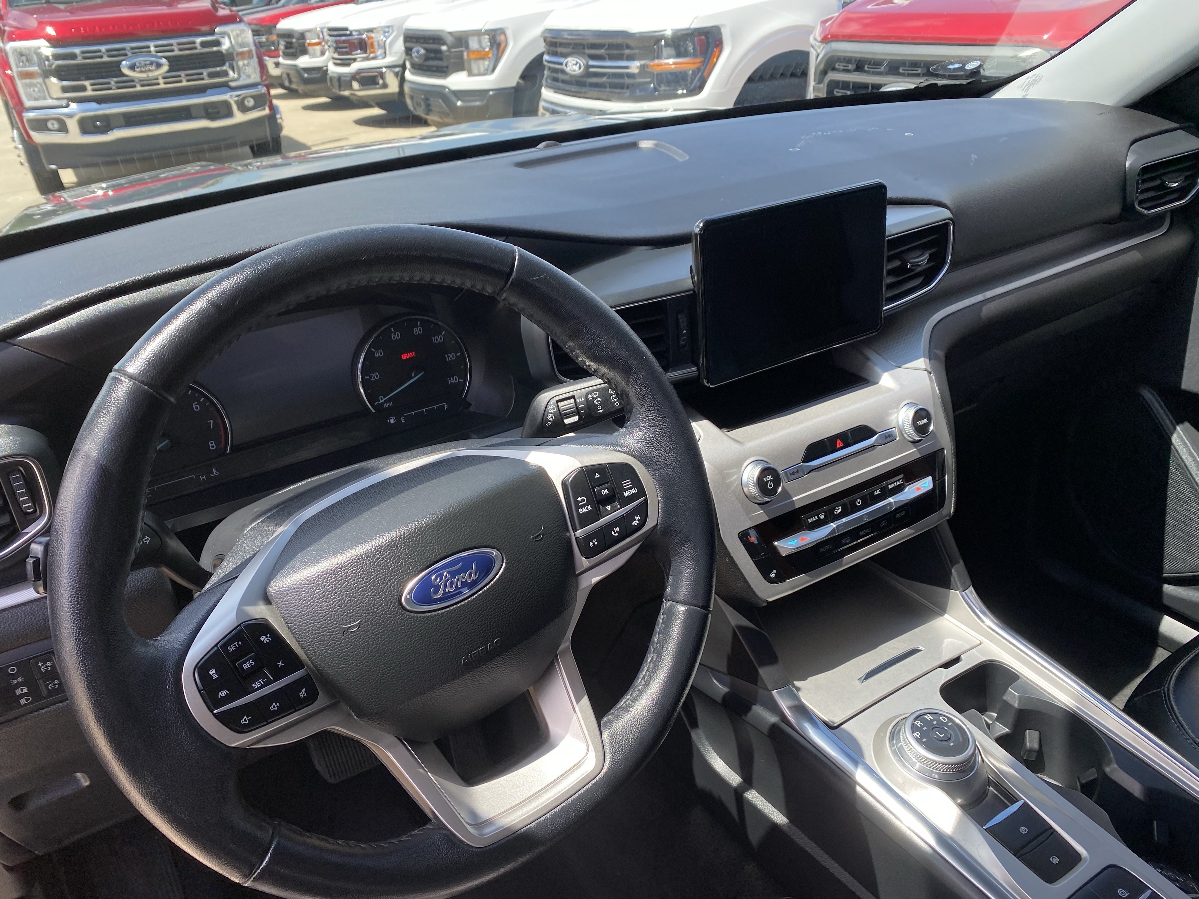 Used 2022 Ford Explorer XLT w/ Equipment Group 202A RWD image 16