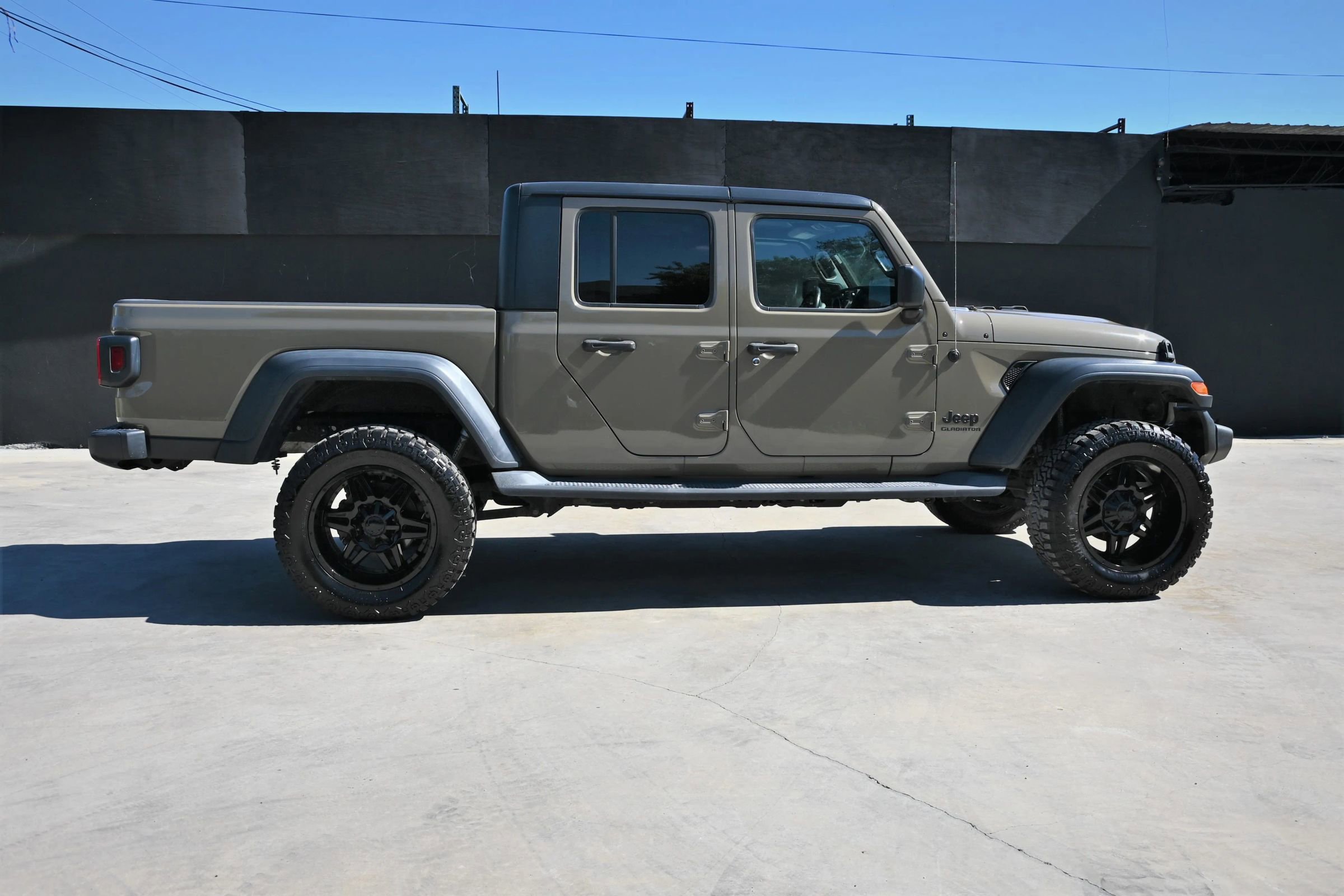 Used 2020 Jeep Gladiator Sport w/ Quick Order Package 24S image 6