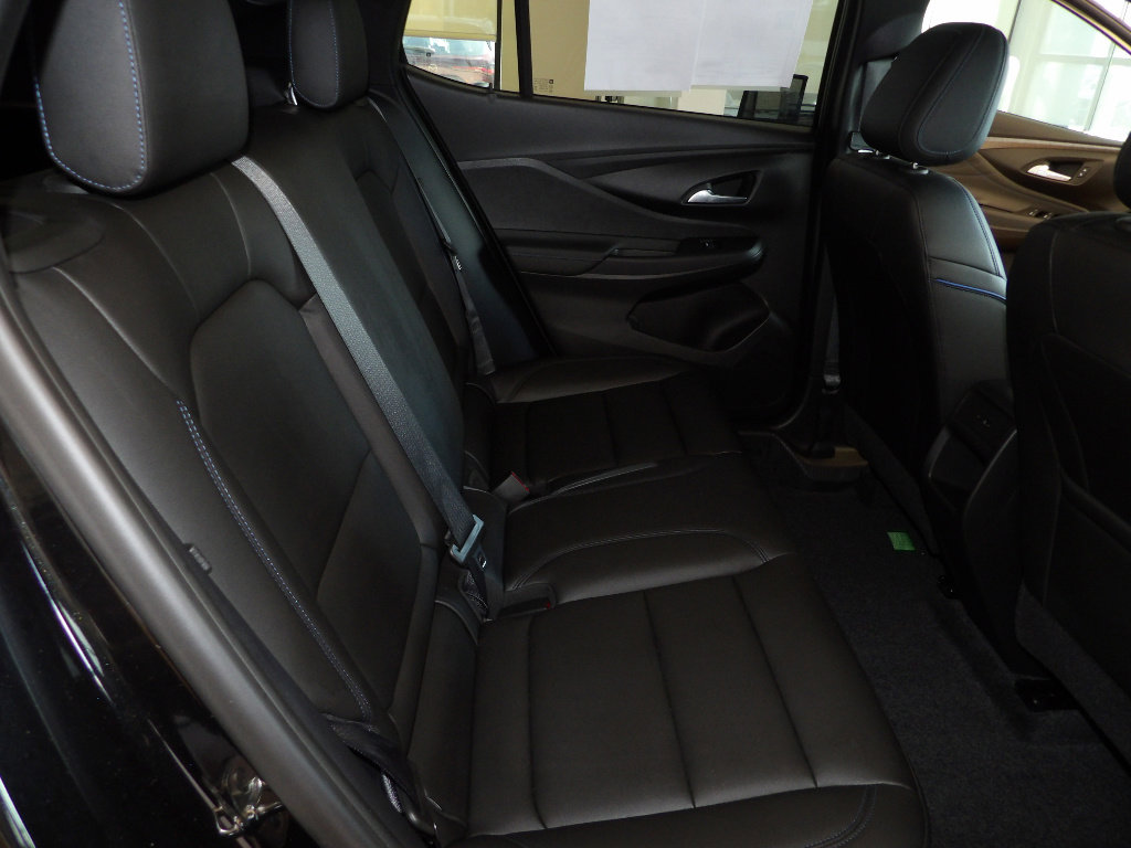 Used 2025 Buick Envista Sport Touring w/ Convenience I Package FWD image 17