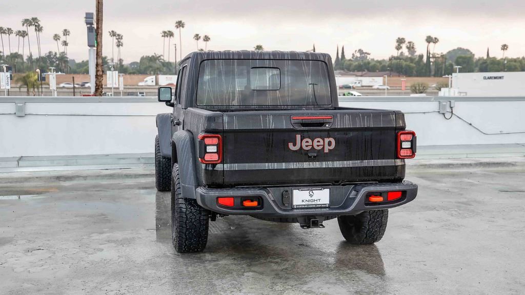 Used 2025 Jeep Gladiator Mojave image 7