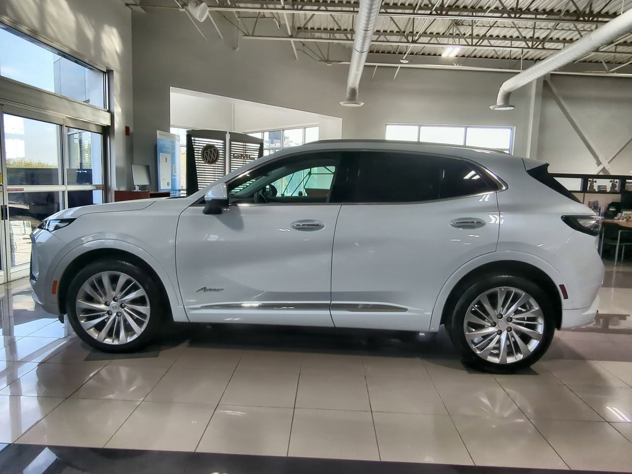 Used 2025 Buick Envision Avenir AWD/4WD image 5