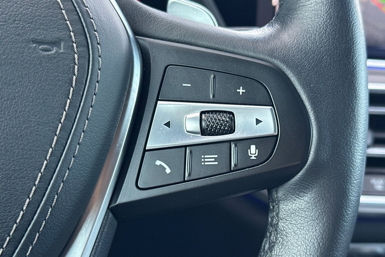 Certified 2023 BMW X5 sDrive40i w/ Climate Comfort Package image 31