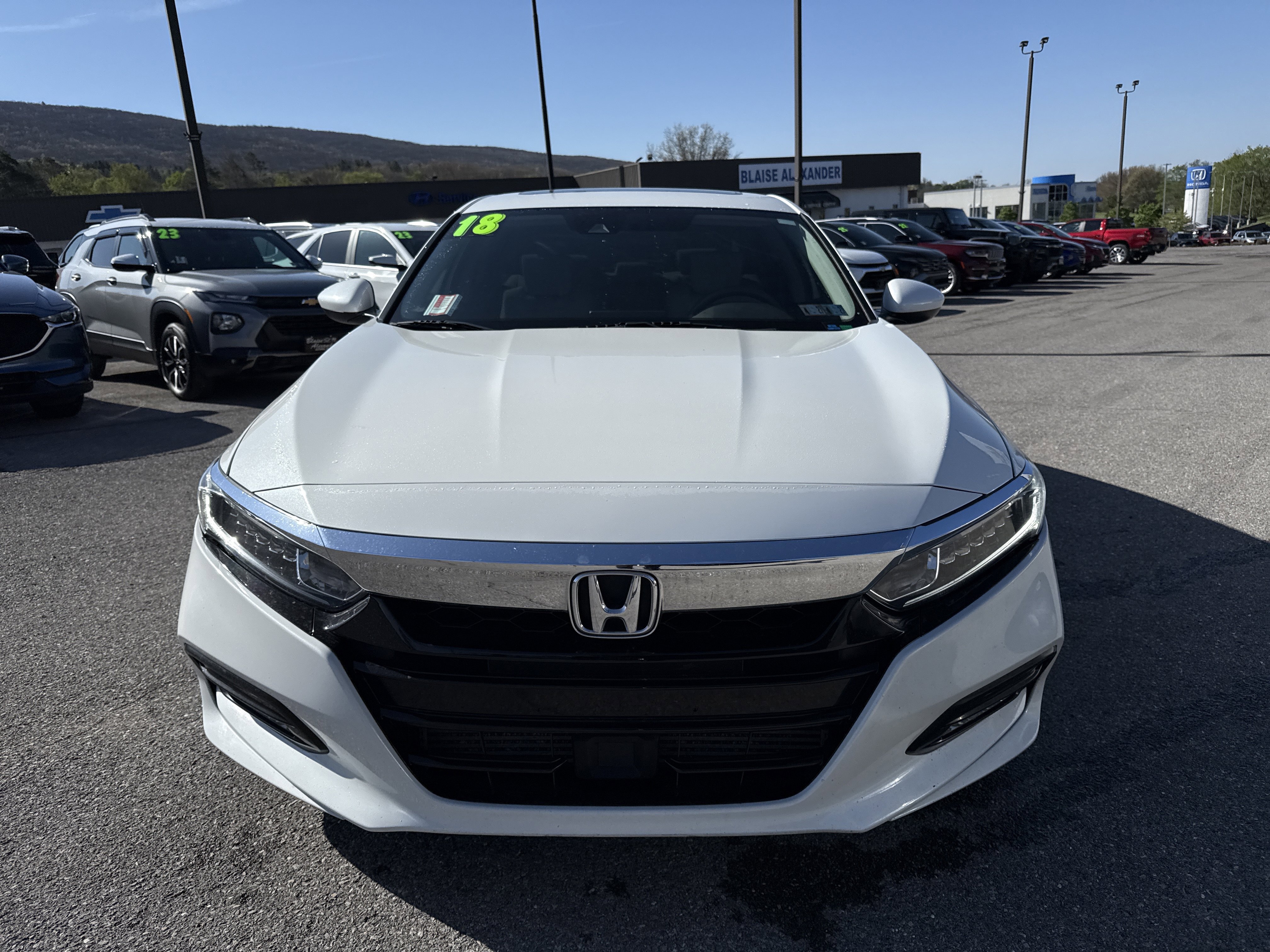 Used 2018 Honda Accord EX image 9