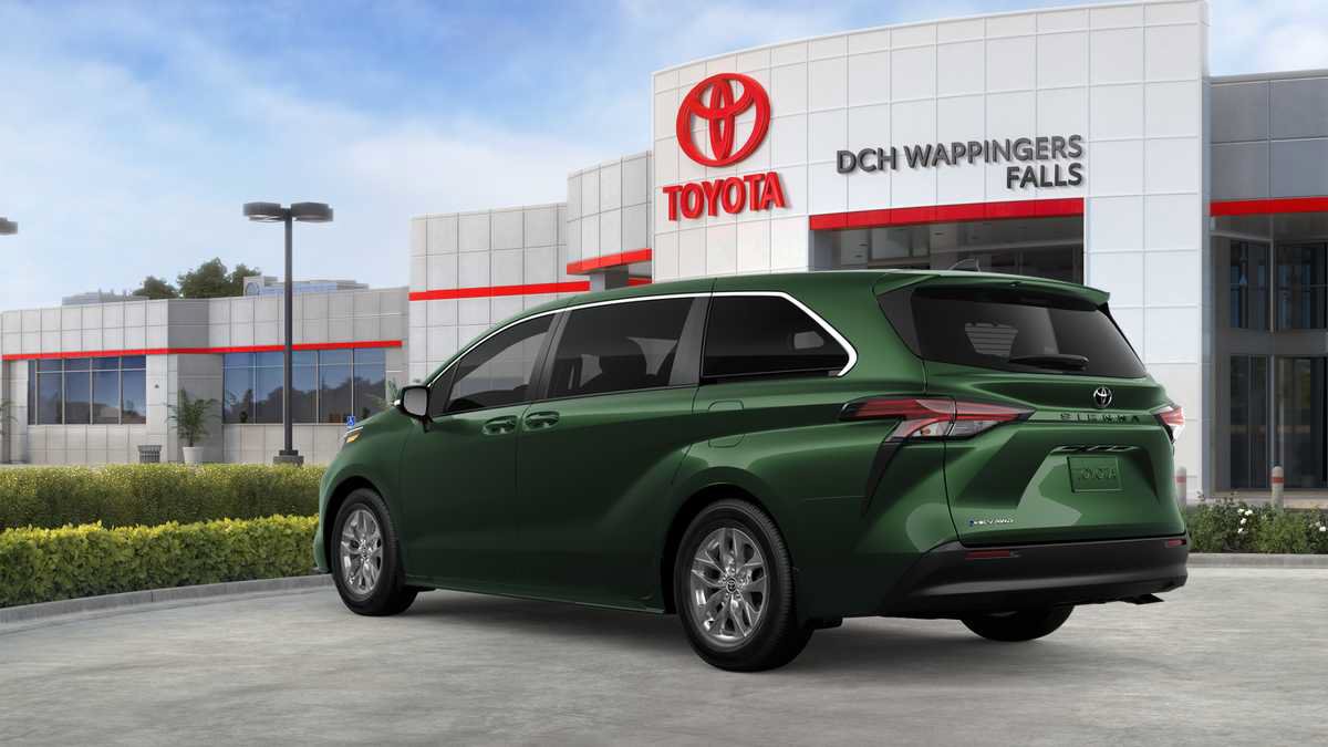 New 2026 Toyota Sienna LE AWD/4WD image 8