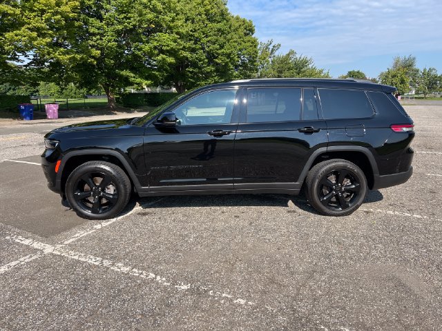Used 2023 Jeep Grand Cherokee L Laredo AWD/4WD image 6