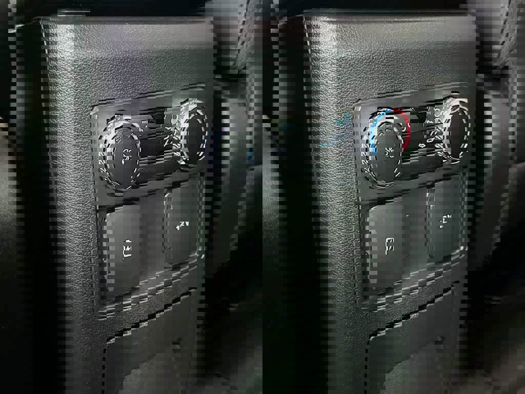 Certified 2022 Ford Explorer XLT w/ Equipment Group 202A image 13