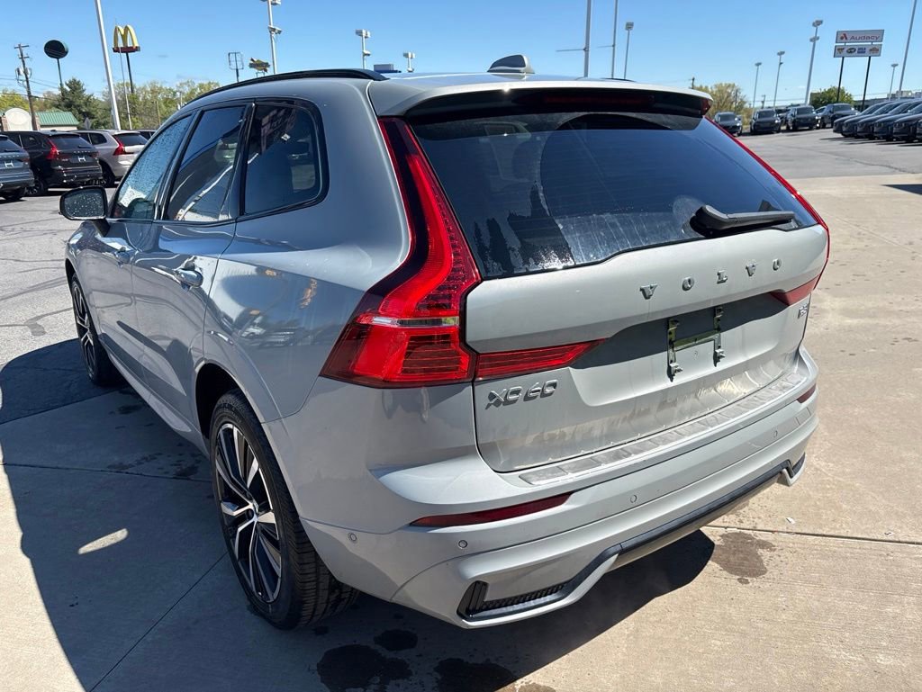 Used 2024 Volvo XC60 B5 Plus AWD/4WD image 9