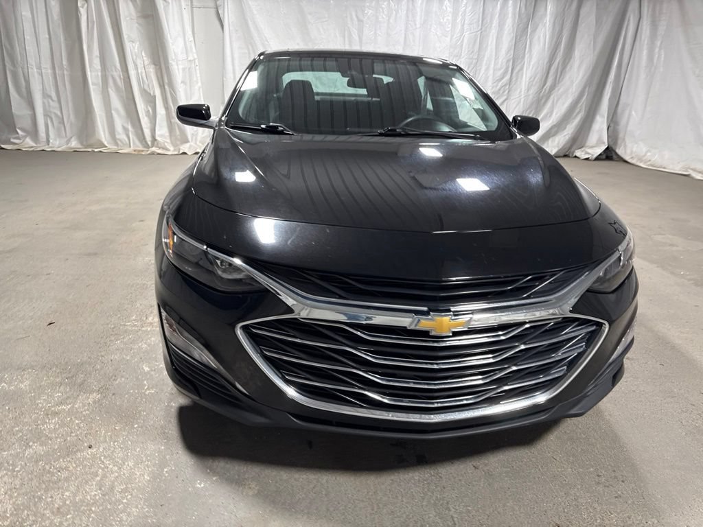 Used 2024 Chevrolet Malibu LT FWD image 2