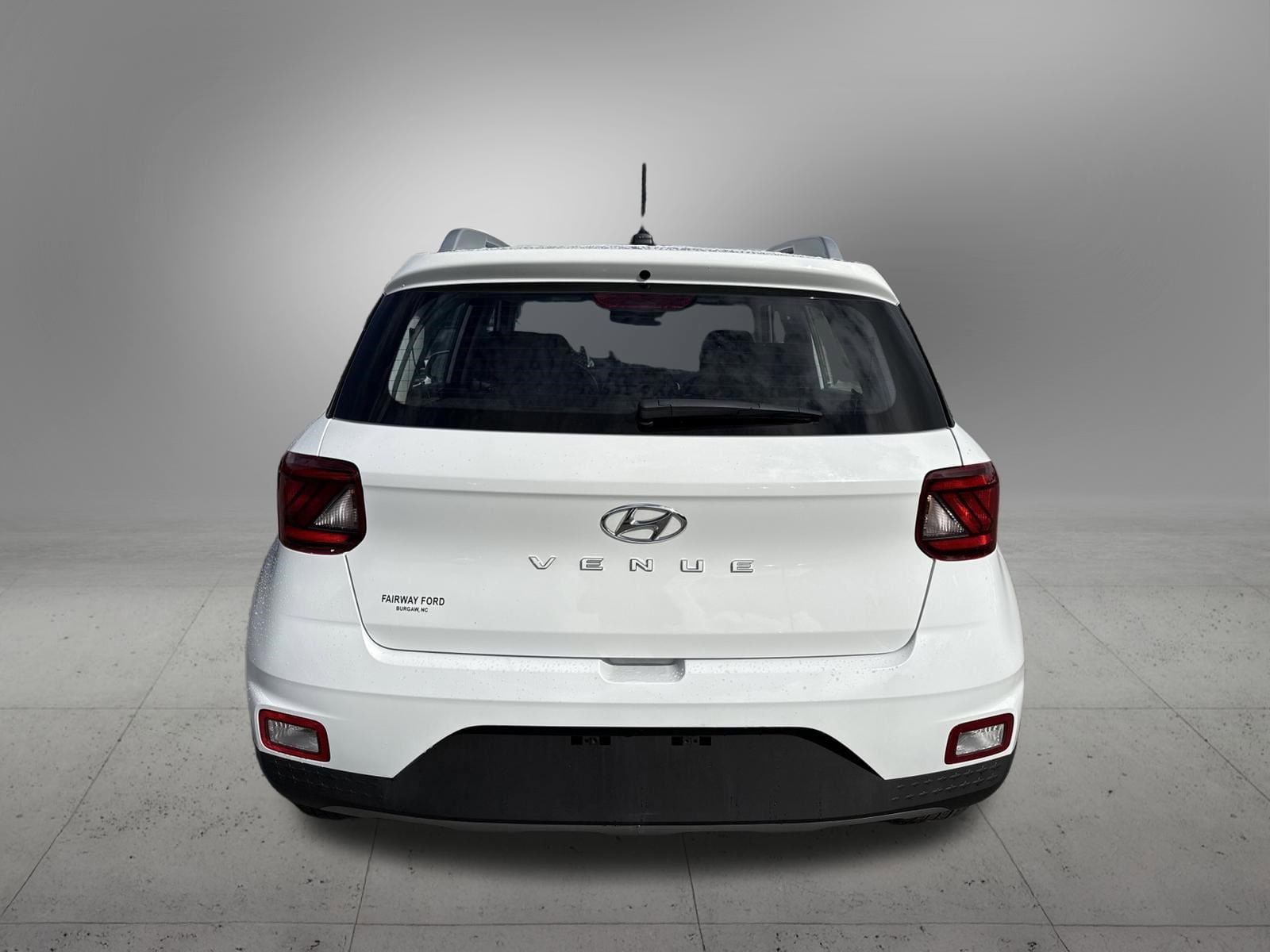 Used 2025 Hyundai Venue SEL FWD image 8