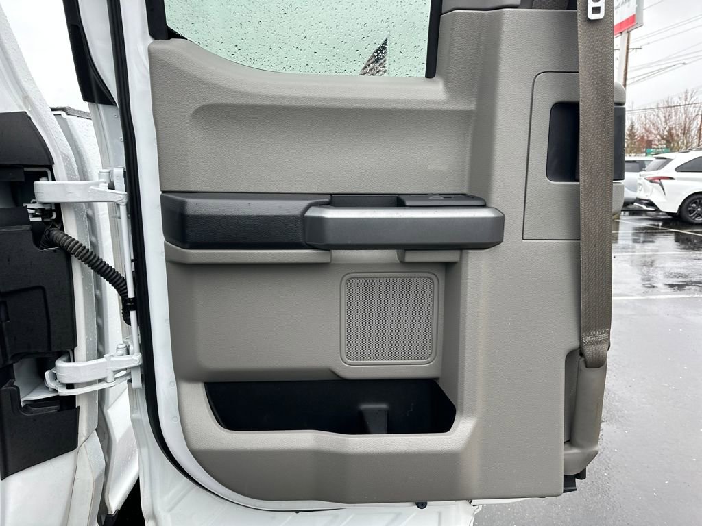 Used 2017 Ford F250 XLT w/ Camper Package image 13