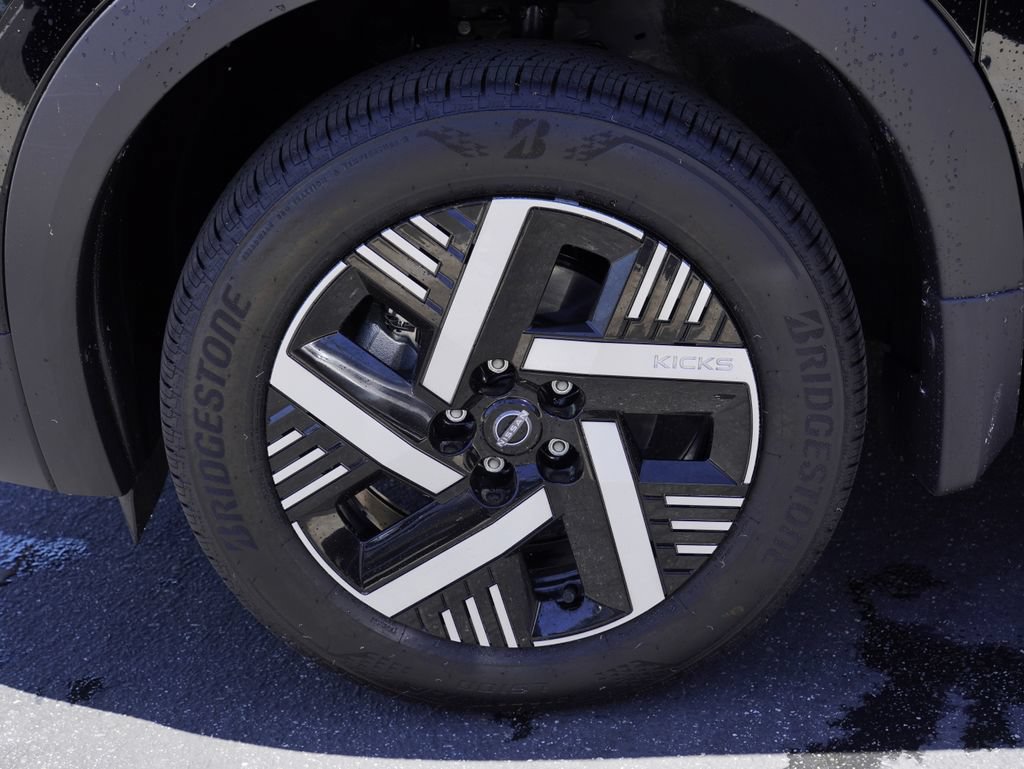 New 2026 Nissan Kicks SV w/ Cold Weather Package FWD image 8
