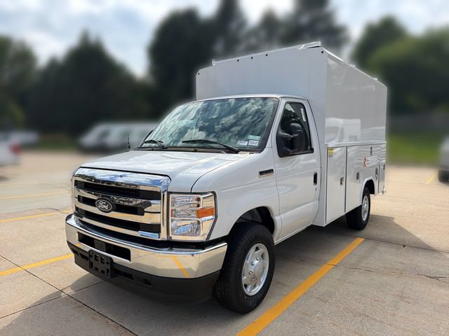 New 2026 Ford E-350 and Econoline 350 Super Duty w/ Power Equipment Group RWD image 10