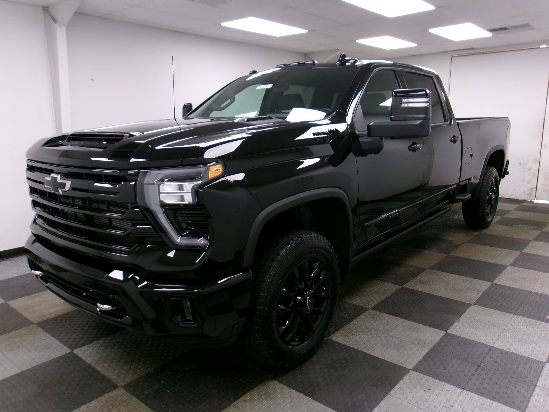 New 2026 Chevrolet Silverado 3500 High Country w/ Midnight Edition