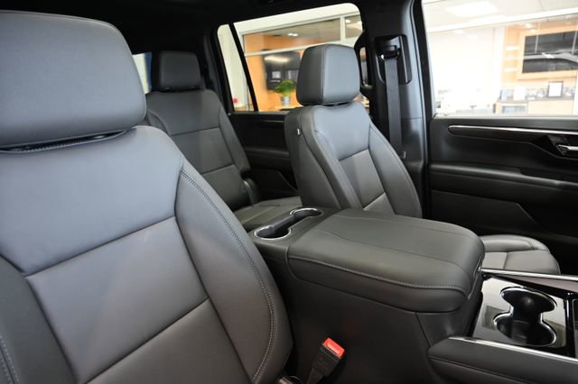 New 2026 Chevrolet Suburban Z71 w/ Comfort Package image 8