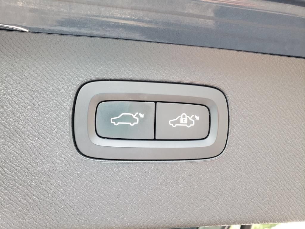 Used 2020 Volvo XC90 T6 Momentum AWD/4WD image 8