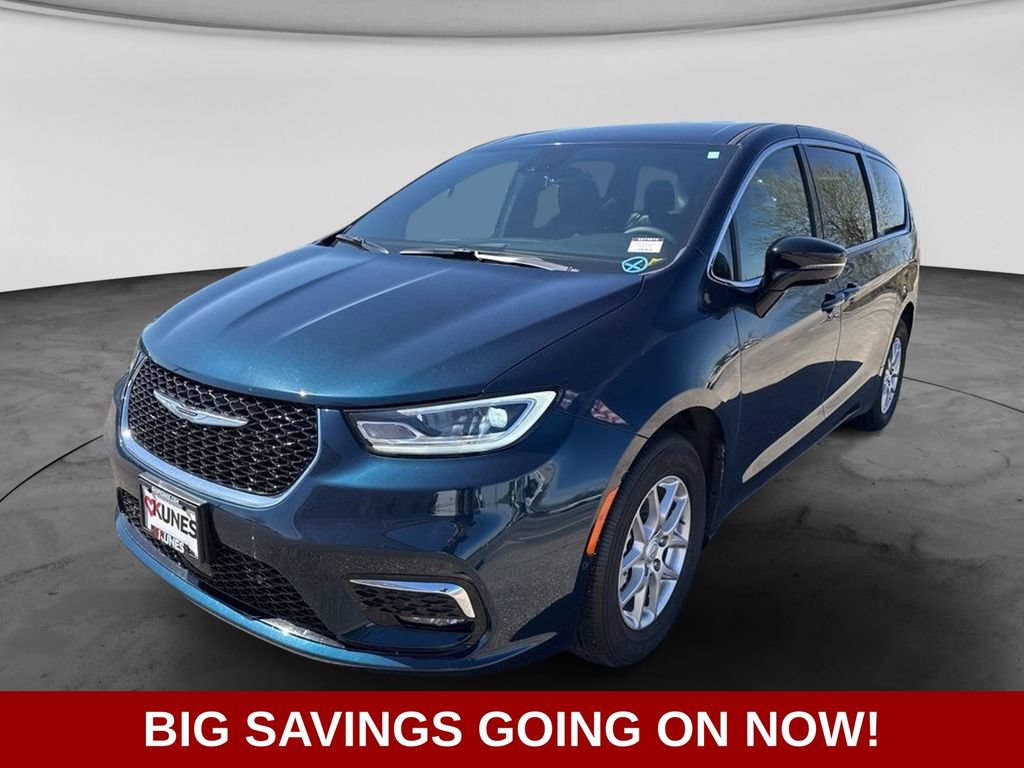 New 2025 Chrysler Pacifica Select FWD image 9