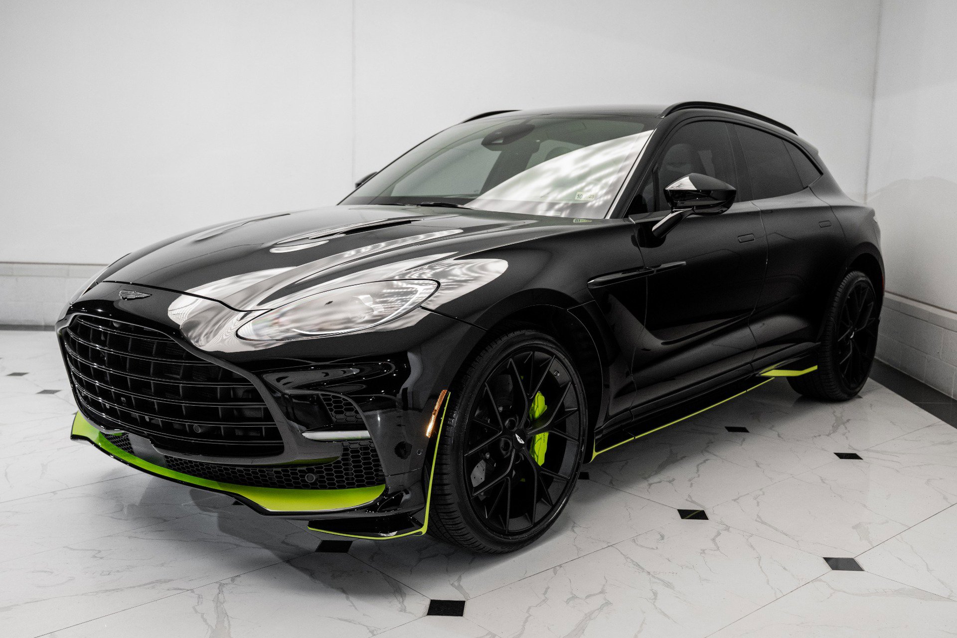Used 2024 Aston Martin DBX 707 image 40