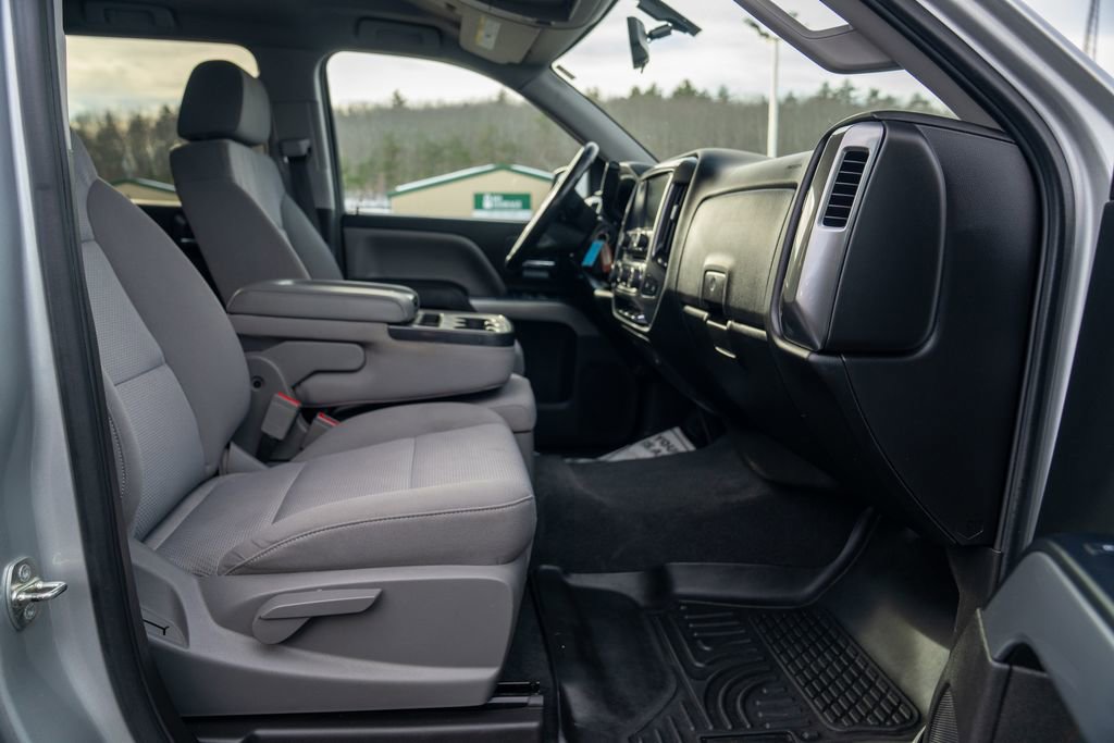 Used 2018 Chevrolet Silverado 1500 LT w/ All Star Edition image 13